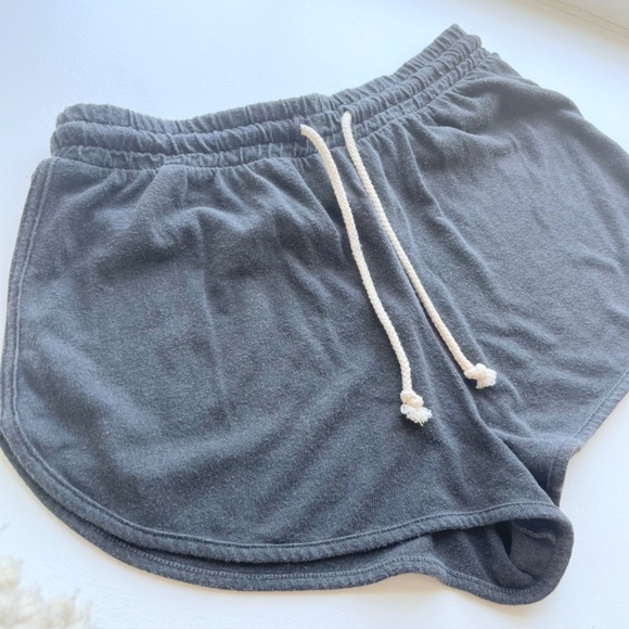 BNWT Groceries Apparel 'Astrid' active short pomegranate iron color, XS - Picture 4 of 7